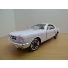 FORD MUSTANG coupe HARD TOP blanc 1/18 1964 1/2