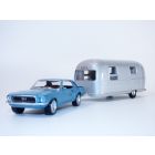 FORD MUSTANG 1968 + caravane AIRSTREAM 1/43